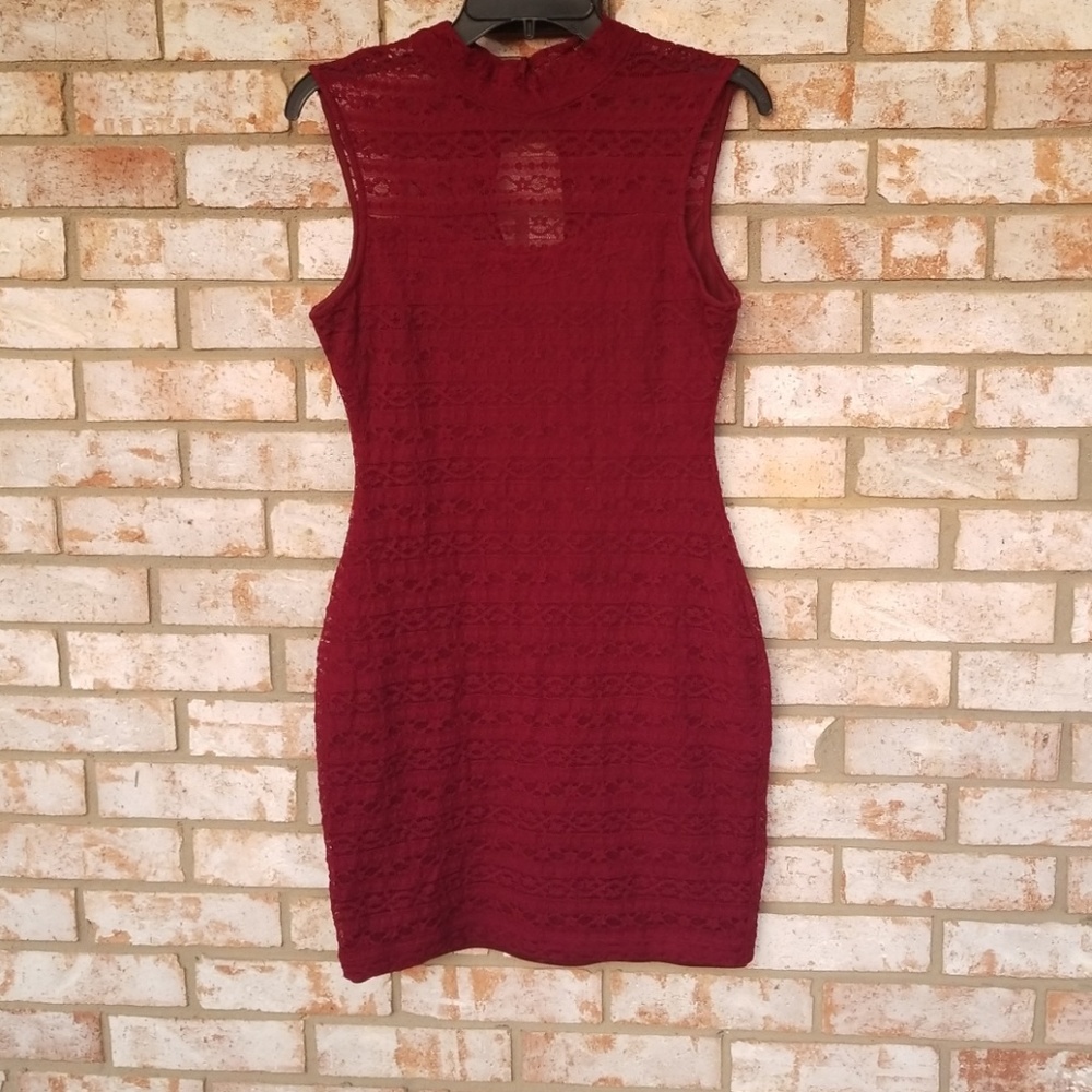 GUESS Lace Bodycon Dress with Keyhole Back